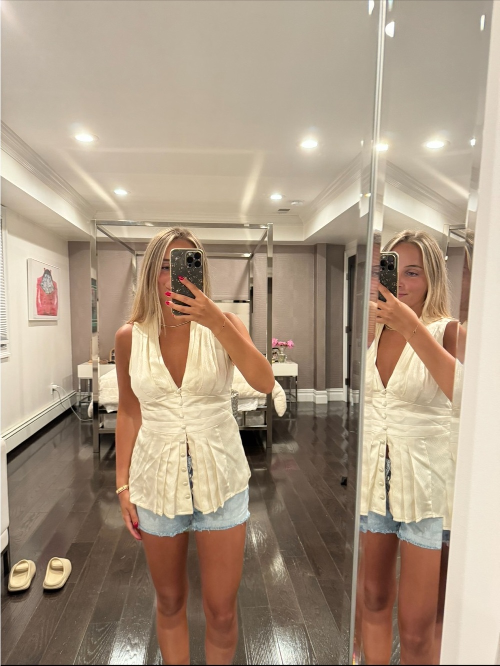 Nanette Lepore Cream Sleeveless V-Neck Button-Front Blouse
